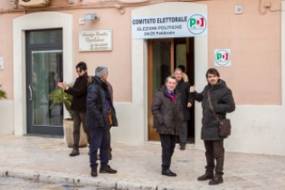 Il comitato elettorale del Partito Democratico in piazza Ciaia